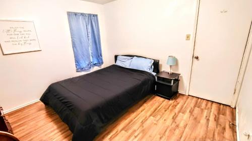 Queen Room with Shared Bathroom