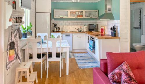 One-Bedroom Holiday Home