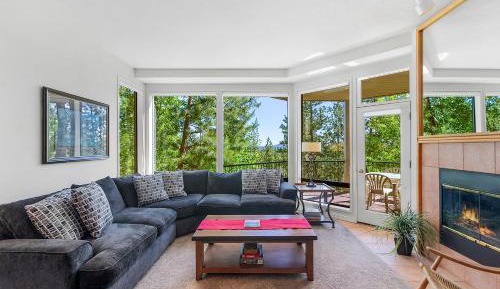 One-Bedroom Apartment with Balcony and Mountain View  