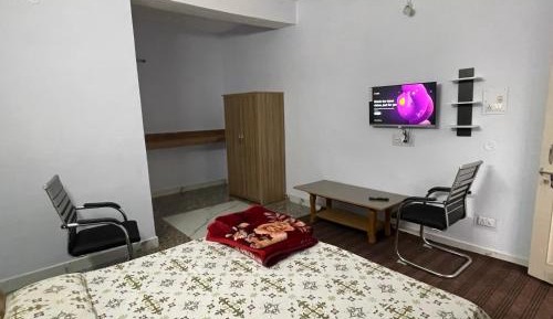 Single Room with Private Bathroom