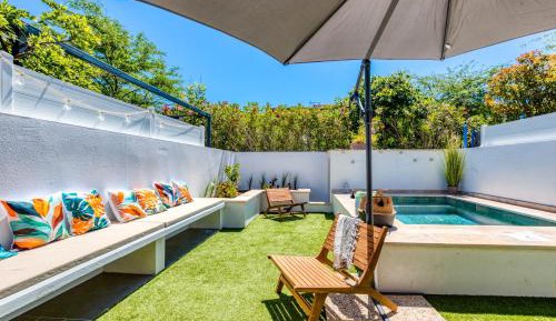 Villa with Garden View