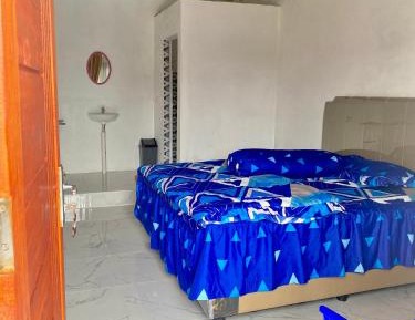 Deluxe Room (2 Adults + 1 Child)