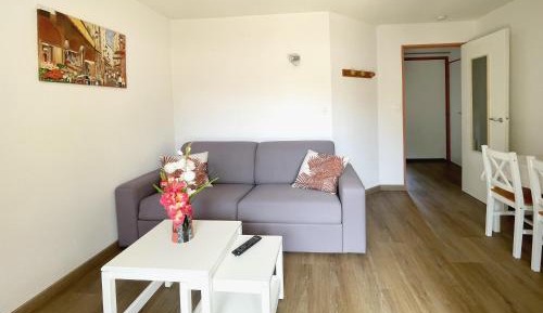 One-Bedroom Apartment with Terrace