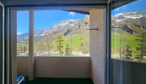 Two-Bedroom Apartment with Mountain View