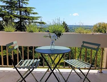 Studio with Garden View