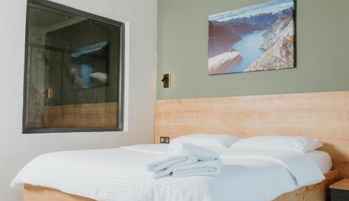 Suite with Lake View