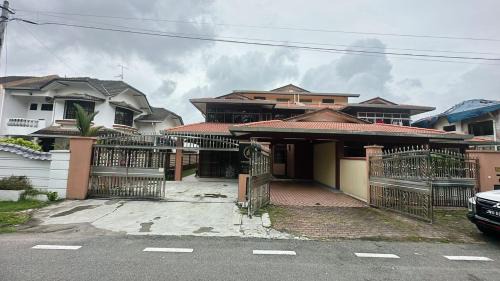 Six-Bedroom House