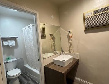 King Room - Non-Smoking