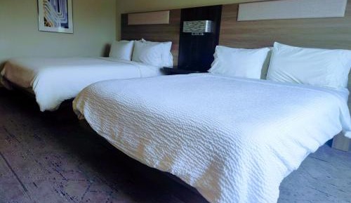 Standard Queen Room with Two Queen Beds