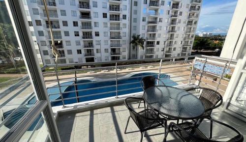 Apartment with Pool View 