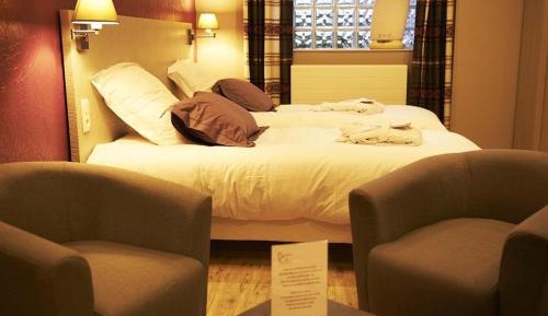 Twin Room with Private Bathroom