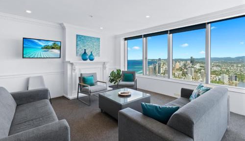 Four-Bedroom Luxury Apartment
