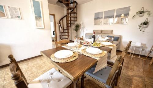 Three-Bedroom Apartment with Balcony
