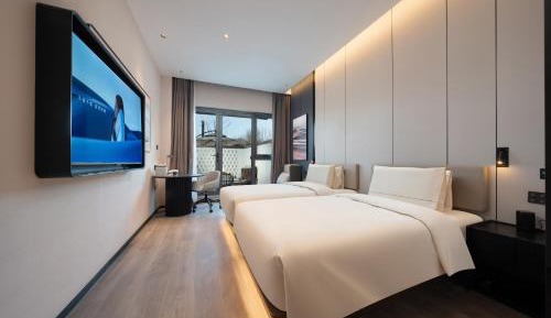 Executive Twin Room with Courtyard