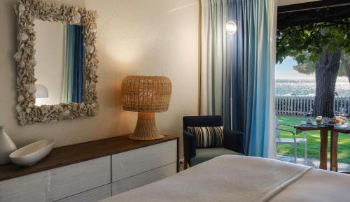 Deluxe Room with Sea View