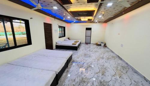 6-Bed Mixed Dormitory Room