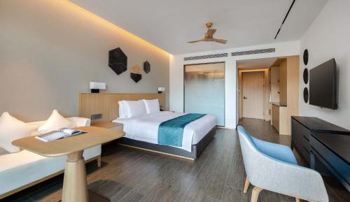 Deluxe Sea View King Room