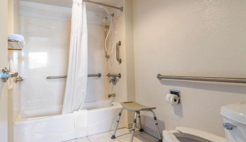 King Room - Accessible/Non-Smoking