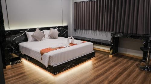 King Room with Balcony