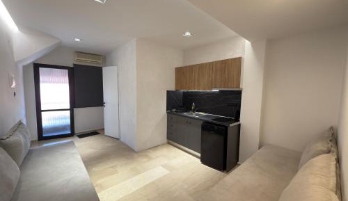 Deluxe One-Bedroom Apartment with Ocean View