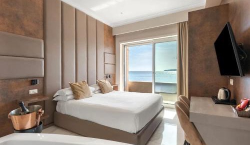 Queen Room with Sea View