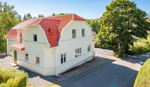 Six-Bedroom House