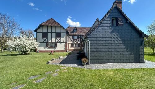 Family Room with Garden View