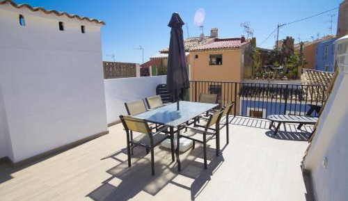 Two-Bedroom Apartment with Terrace and Sea View
