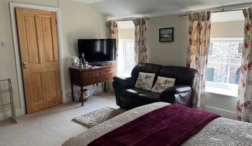 Double or Twin Room with Shower