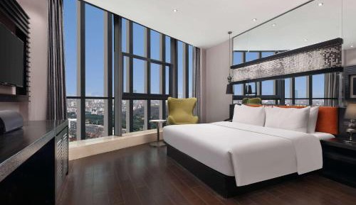 Deluxe King Suite - Non-Smoking