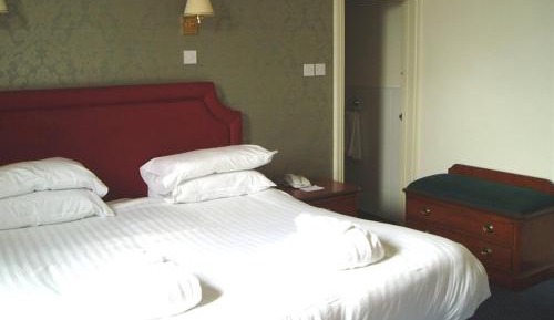 Twin Room with Private Bathroom