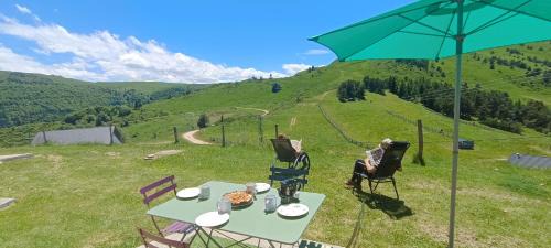 One-Bedroom Apartment with Garden