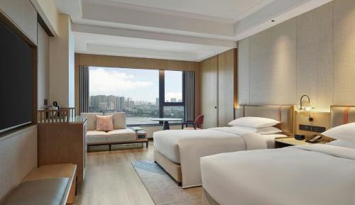 Standard Double Room with Lake View
