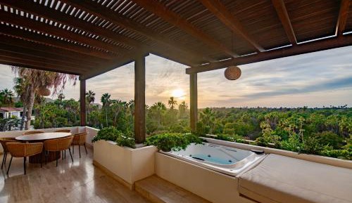 Superior King Suite