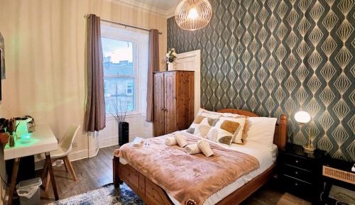 Deluxe Double Room with Shower