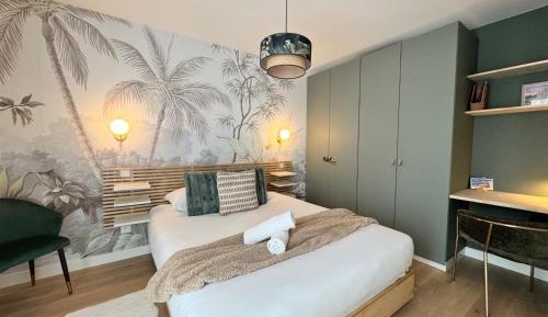 One-Bedroom Apartment with Balcony