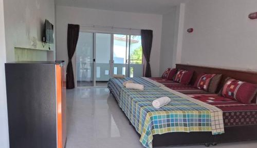 Quadruple Room with Private Bathroom