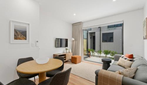Three-Bedroom Holiday Home 