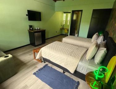 Deluxe Suite