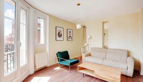 One-Bedroom Apartment