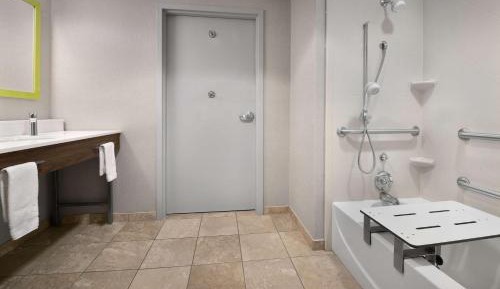 Queen Room with Two Queen Beds - Mobility and Hearing Access/Non-Smoking