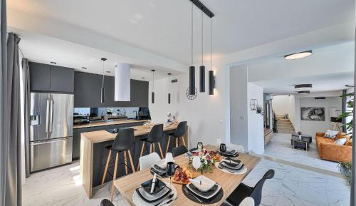 Three-Bedroom Holiday Home 