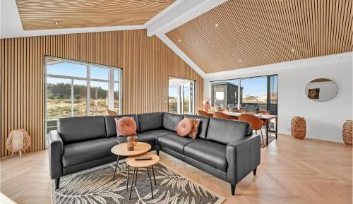 Four-Bedroom Holiday Home