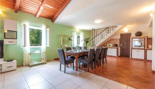 Three-Bedroom Holiday Home 