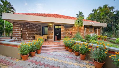 Cottage with Garden View