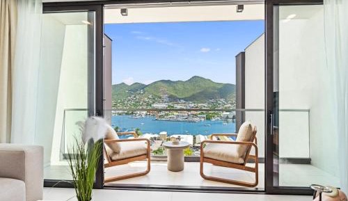 One-Bedroom Apartment with Balcony