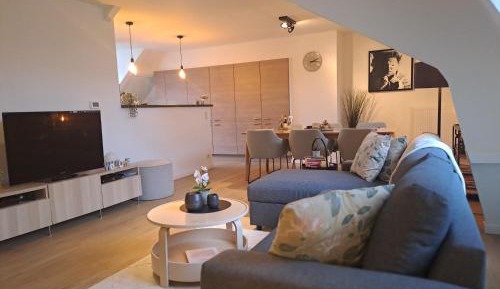 One-Bedroom Apartment with City View