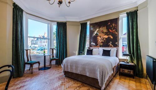 Deluxe King Suite