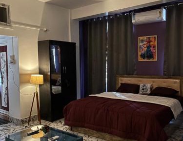 Deluxe King Suite