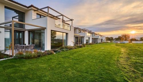 Two-Bedroom Apartment with Terrace and Sea View